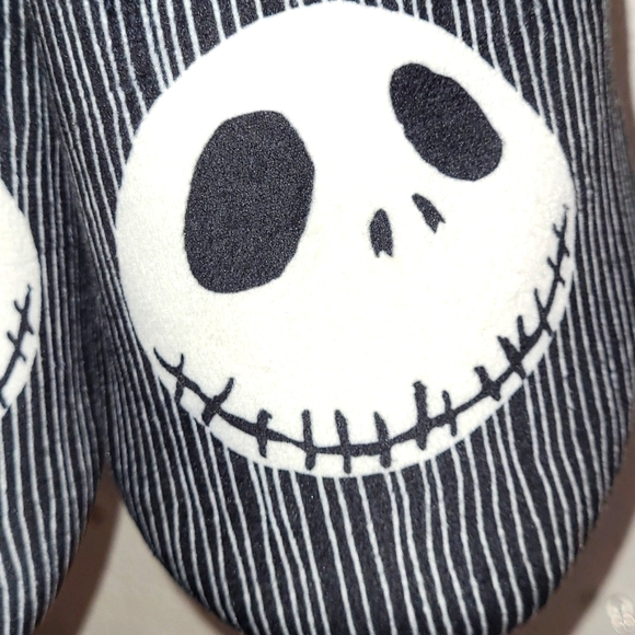 Disney Tim Burtons The Nightmare Be4 Christmas Slippers Black/White Sz 10/L NWT - Picture 4 of 13